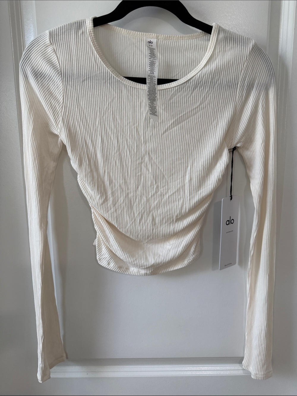 ALO Yoga Gather Long Sleeve Ribbed Scoop Neck *Ivory